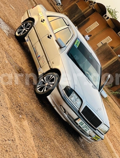Big with watermark mercedes viano niamey niamey 8500