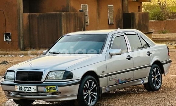 Acheter Occasion Voiture Mercedes Viano Gris à Niamey, Niamey Acheter Occasion Voiture Mercedes Viano Gris à Niamey, Niamey