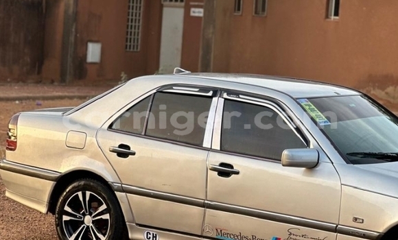 Acheter Occasion Voiture Mercedes Viano Gris à Niamey, Niamey Acheter Occasion Voiture Mercedes Viano Gris à Niamey, Niamey