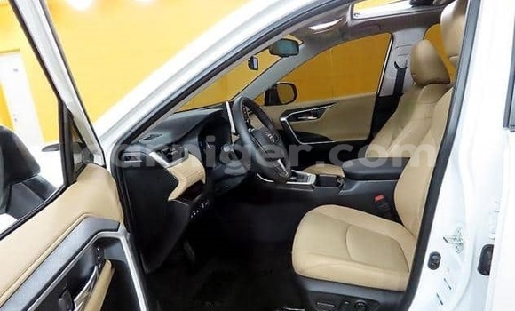 Buy Used Toyota RAV4 White Car in Niamey in Niamey Buy Used Toyota RAV4 White Car in Niamey in Niamey