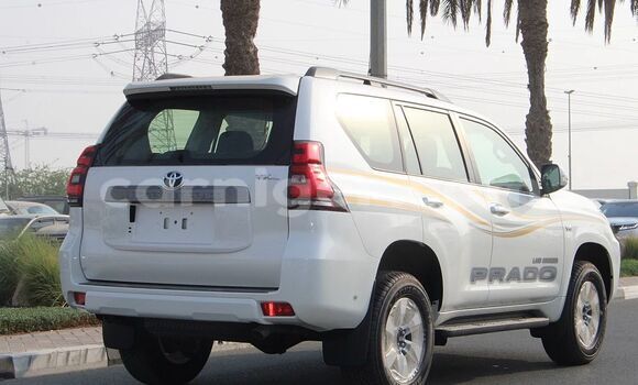 Buy Used Toyota Land Cruiser Prado White Car in Niamey in Niamey Buy Used Toyota Land Cruiser Prado White Car in Niamey in Niamey