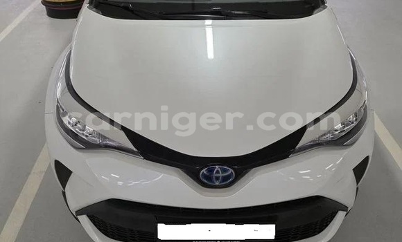 Buy Used Toyota C-HR White Car in Niamey in Niamey Buy Used Toyota C-HR White Car in Niamey in Niamey