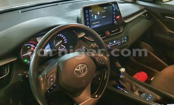 Buy Used Toyota C-HR White Car in Niamey in Niamey Buy Used Toyota C-HR White Car in Niamey in Niamey