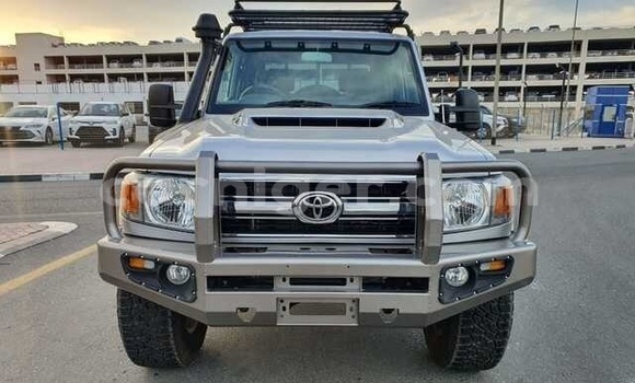 Sayi Na hannu Toyota Land Cruiser Silver Mota in Tera a Tillabery Sayi Na hannu Toyota Land Cruiser Silver Mota in Tera a Tillabery