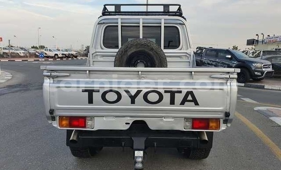 Sayi Na hannu Toyota Land Cruiser Silver Mota in Tera a Tillabery Sayi Na hannu Toyota Land Cruiser Silver Mota in Tera a Tillabery