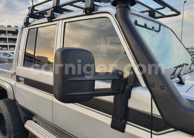 Big with watermark toyota land cruiser tillabery tera 8510