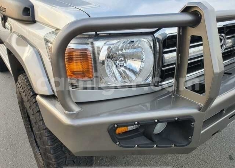 Big with watermark toyota land cruiser tillabery tera 8510