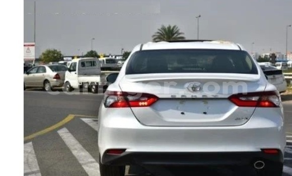 Buy Used Toyota Camry White Car in Niamey in Niamey Buy Used Toyota Camry White Car in Niamey in Niamey