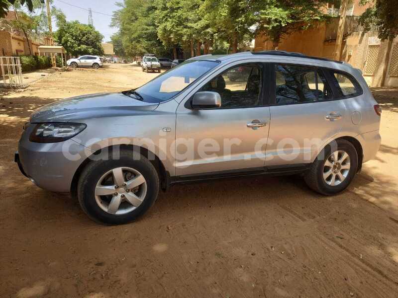 Big with watermark hyundai santa fe niamey niamey 8514