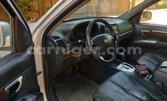 Sayi Na hannu Hyundai Santa Fe Silver Mota in Niamey a Niamey Sayi Na hannu Hyundai Santa Fe Silver Mota in Niamey a Niamey
