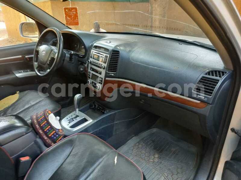 Big with watermark hyundai santa fe niamey niamey 8514