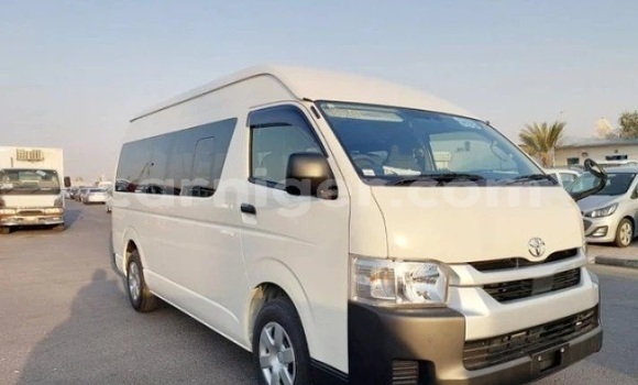 Buy Used Toyota Hiace White Car in Niamey in Niamey Buy Used Toyota Hiace White Car in Niamey in Niamey