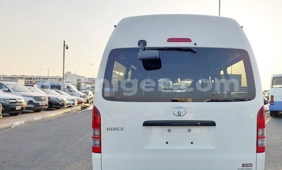 Buy Used Toyota Hiace White Car in Niamey in Niamey Buy Used Toyota Hiace White Car in Niamey in Niamey