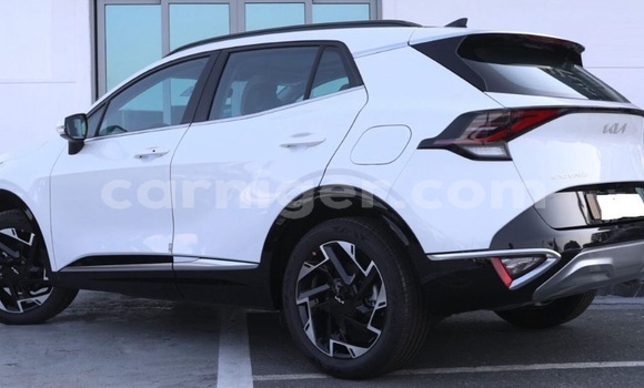 Buy Used Kia Sportage White Car in Niamey in Niamey Buy Used Kia Sportage White Car in Niamey in Niamey