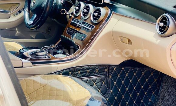 Buy Used Mercedes‒Benz 300–Series White Car in Niamey in Niamey Buy Used Mercedes‒Benz 300–Series White Car in Niamey in Niamey
