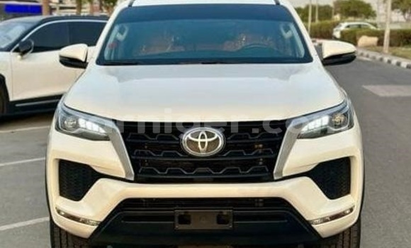 اشتري مستعمل Toyota Fortuner White سيارة في نيامي في نيامي اشتري مستعمل Toyota Fortuner White سيارة في نيامي في نيامي