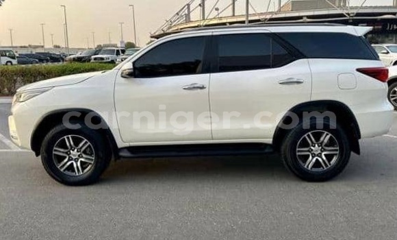 اشتري مستعمل Toyota Fortuner White سيارة في نيامي في نيامي اشتري مستعمل Toyota Fortuner White سيارة في نيامي في نيامي