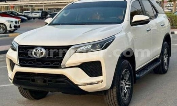 اشتري مستعمل Toyota Fortuner White سيارة في نيامي في نيامي اشتري مستعمل Toyota Fortuner White سيارة في نيامي في نيامي