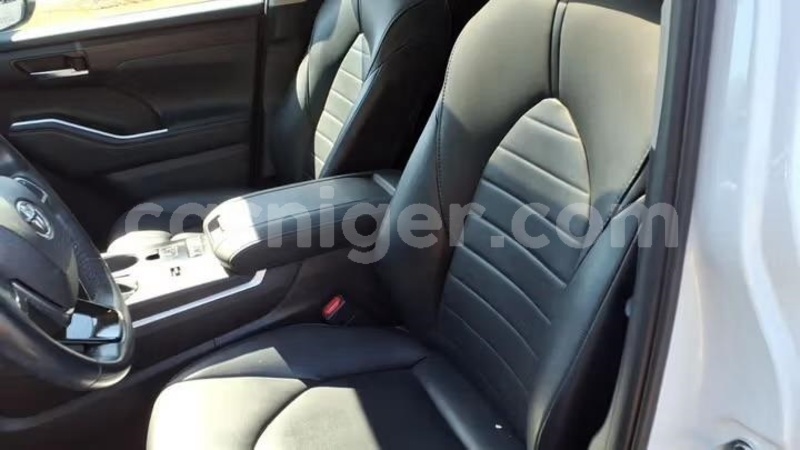 Big with watermark toyota highlander niamey niamey 8541