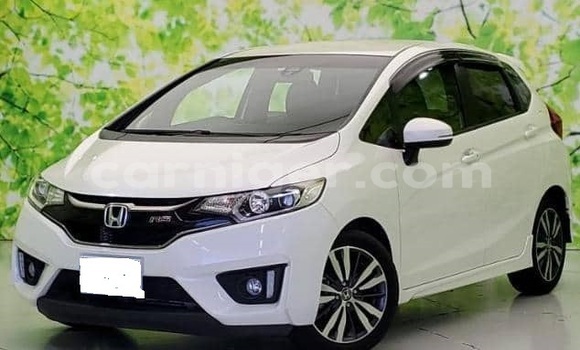 Acheter Occasion Voiture Honda FIT Blanc à Niamey, Niamey