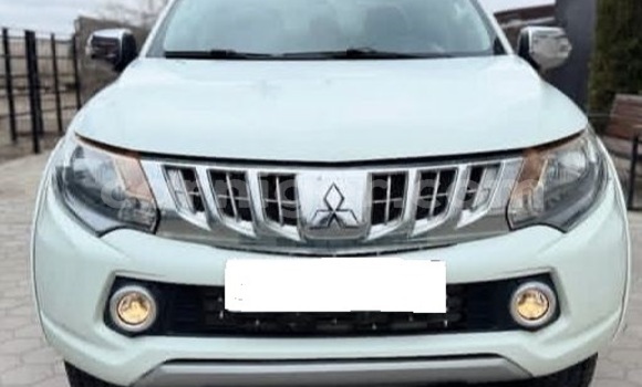 Acheter Occasion Voiture Mitsubishi L200 Blanc à Niamey, Niamey