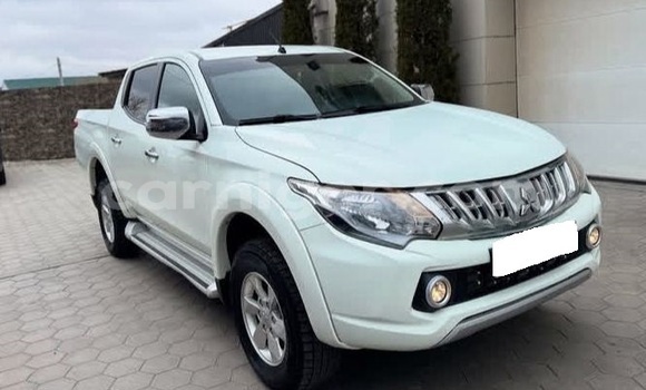Acheter Occasion Voiture Mitsubishi L200 Blanc à Niamey, Niamey Acheter Occasion Voiture Mitsubishi L200 Blanc à Niamey, Niamey