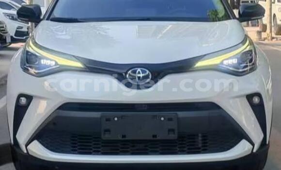 اشتري مستعمل Toyota C-HR White سيارة في نيامي في نيامي اشتري مستعمل Toyota C-HR White سيارة في نيامي في نيامي