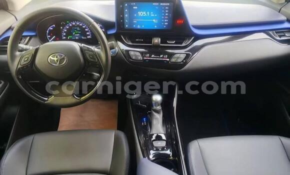 اشتري مستعمل Toyota C-HR White سيارة في نيامي في نيامي اشتري مستعمل Toyota C-HR White سيارة في نيامي في نيامي