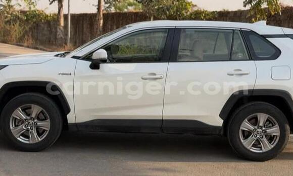 اشتري مستعمل Toyota RAV4 White سيارة في نيامي في نيامي اشتري مستعمل Toyota RAV4 White سيارة في نيامي في نيامي