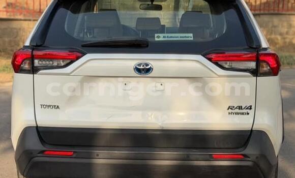 اشتري مستعمل Toyota RAV4 White سيارة في نيامي في نيامي اشتري مستعمل Toyota RAV4 White سيارة في نيامي في نيامي