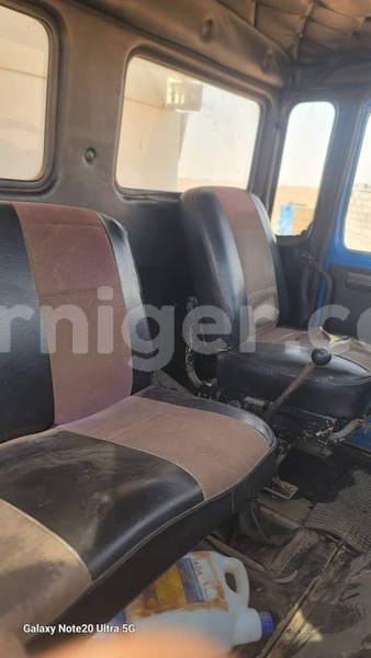 Big with watermark renault 10 agadez agadez 8569
