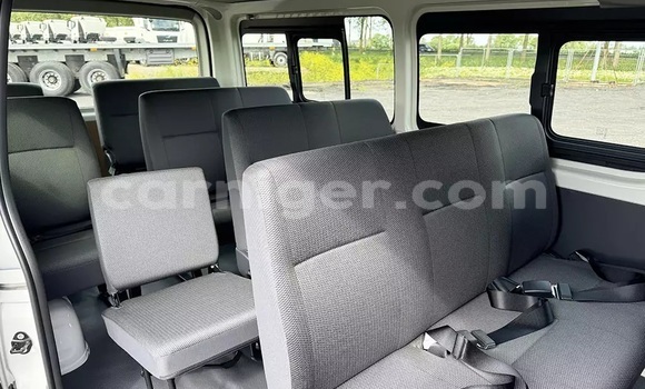 Acheter Occasion Voiture Toyota Hiace Blanc à Import - Dubai, Agadez Acheter Occasion Voiture Toyota Hiace Blanc à Import - Dubai, Agadez