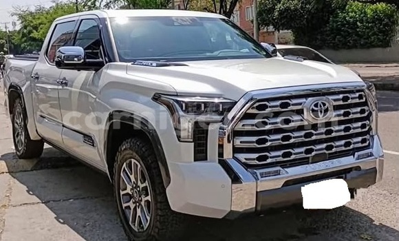 Acheter Occasion Voiture Toyota Tundra Blanc à Niamey, Niamey