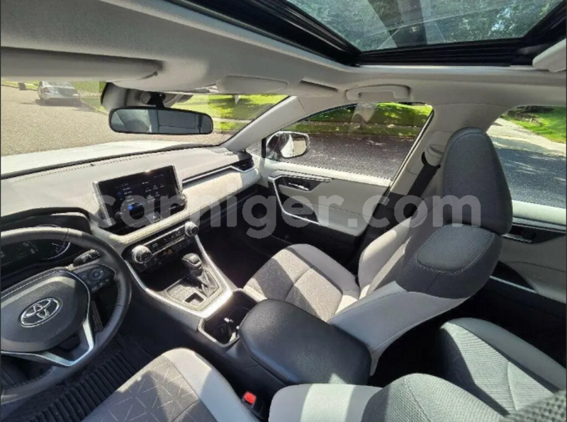 Big with watermark toyota rav4 agadez agadez 8582