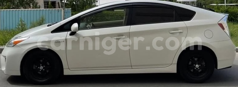 Big with watermark toyota prius niamey niamey 8583