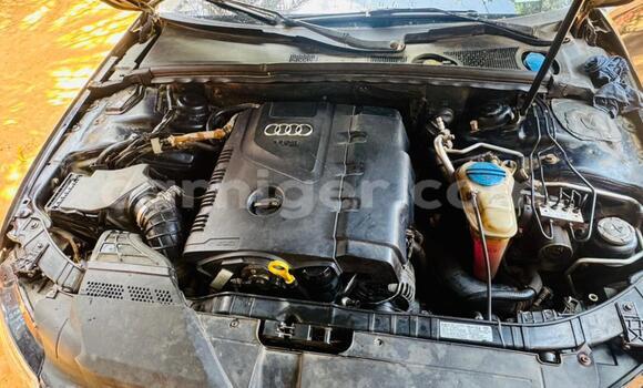 Sayi Na hannu Audi A4 Black Mota in Niamey a Niamey Sayi Na hannu Audi A4 Black Mota in Niamey a Niamey