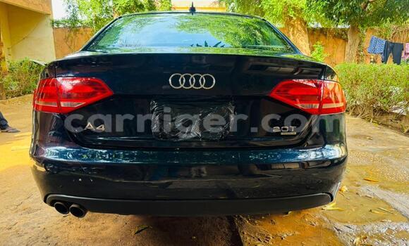 Sayi Na hannu Audi A4 Black Mota in Niamey a Niamey Sayi Na hannu Audi A4 Black Mota in Niamey a Niamey