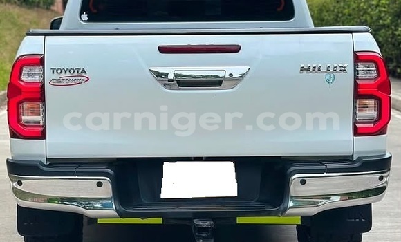 Acheter Occasion Voiture Toyota Hilux Blanc à Niamey, Niamey Acheter Occasion Voiture Toyota Hilux Blanc à Niamey, Niamey