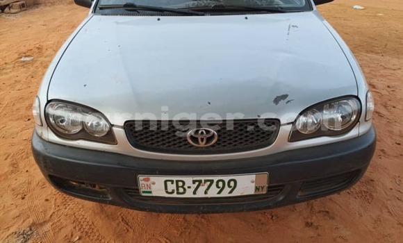 اشتري مستعمل Toyota Corolla Silver سيارة في نيامي في نيامي