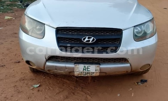 اشتري مستعمل Hyundai Santa Fe Beige سيارة في نيامي في نيامي