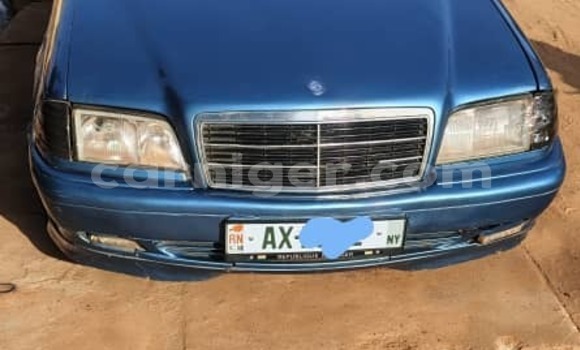 اشتري مستعمل Mercedes‒Benz C–Class Blue سيارة في نيامي في نيامي