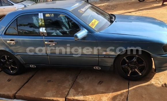 Buy Used Mercedes‒Benz C–Class Blue Car in Niamey in Niamey Buy Used Mercedes‒Benz C–Class Blue Car in Niamey in Niamey