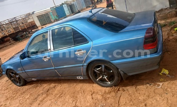 Buy Used Mercedes‒Benz C–Class Blue Car in Niamey in Niamey Buy Used Mercedes‒Benz C–Class Blue Car in Niamey in Niamey