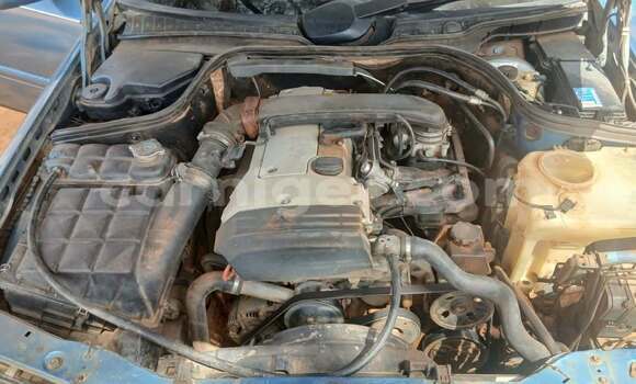 Buy Used Mercedes‒Benz C–Class Blue Car in Niamey in Niamey Buy Used Mercedes‒Benz C–Class Blue Car in Niamey in Niamey