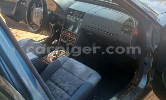 Buy Used Mercedes‒Benz C–Class Blue Car in Niamey in Niamey Buy Used Mercedes‒Benz C–Class Blue Car in Niamey in Niamey