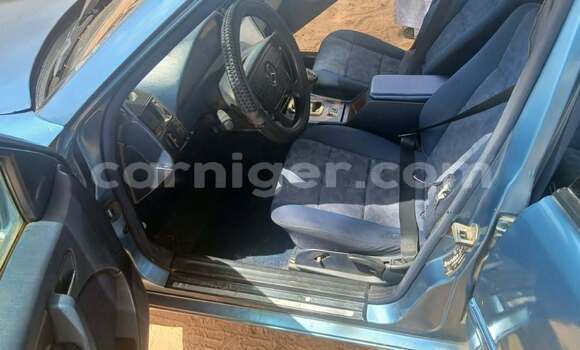 Buy Used Mercedes‒Benz C–Class Blue Car in Niamey in Niamey Buy Used Mercedes‒Benz C–Class Blue Car in Niamey in Niamey