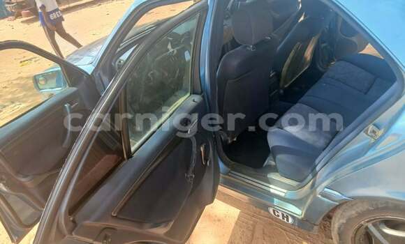 Buy Used Mercedes‒Benz C–Class Blue Car in Niamey in Niamey Buy Used Mercedes‒Benz C–Class Blue Car in Niamey in Niamey