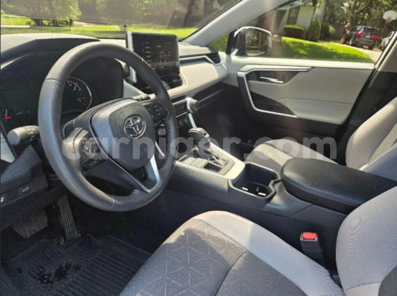 Big with watermark toyota rav4 tillabery ayorou 8602