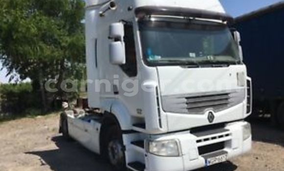 Buy Used Renault TRM 10000 White Truck in Agadez in Agadez Buy Used Renault TRM 10000 White Truck in Agadez in Agadez